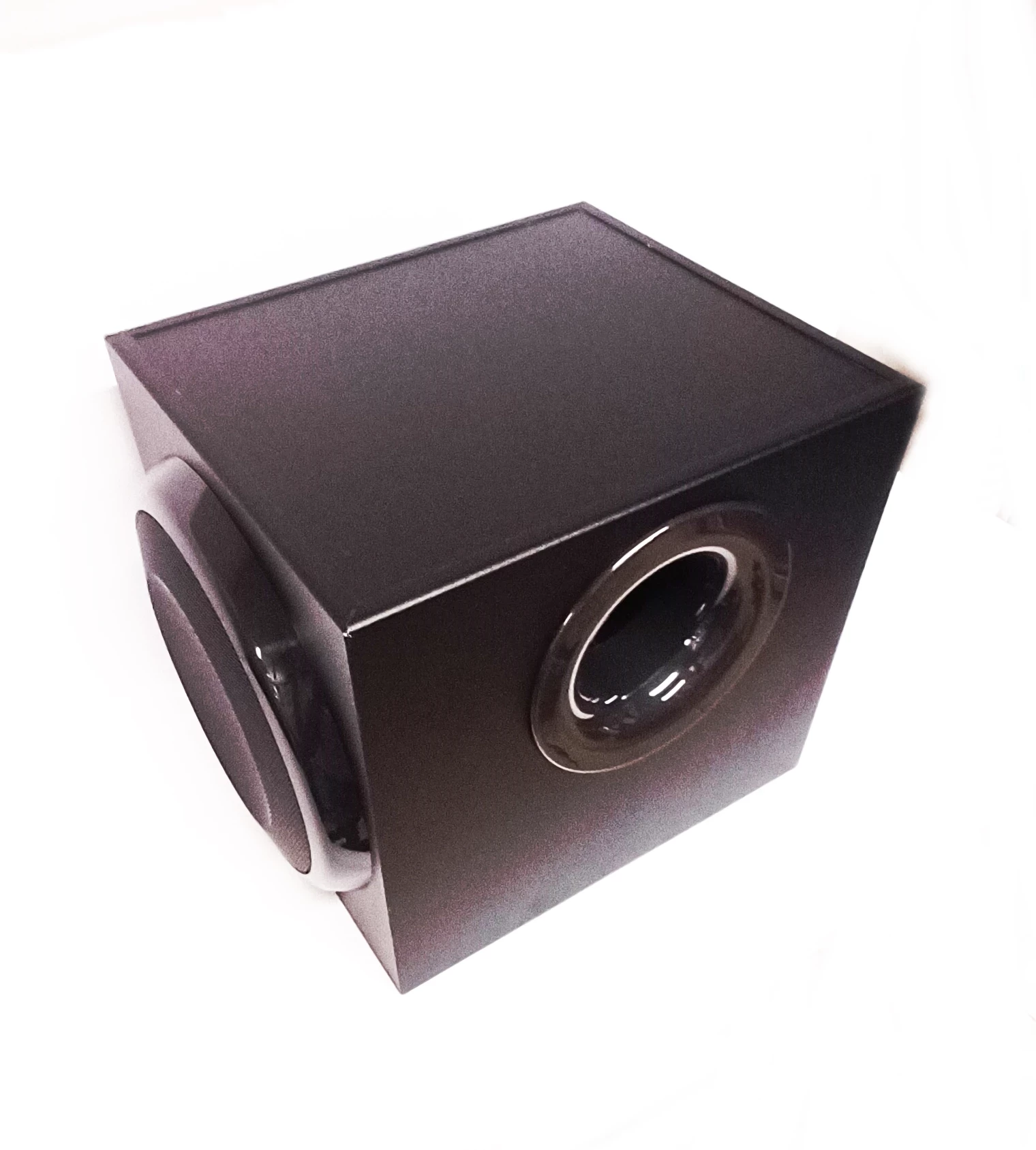 zestaw-glosnikow-logitech-z906-51-zakres-czestotliwosci