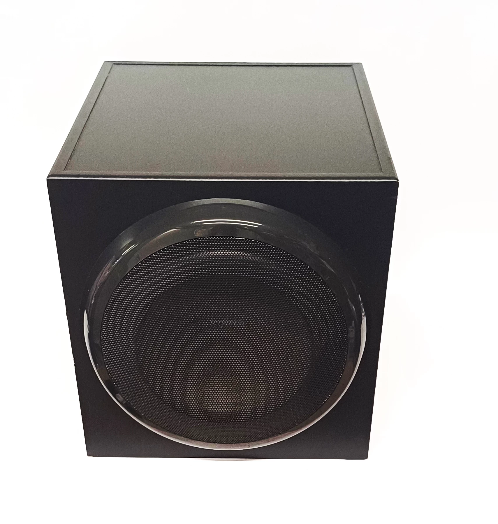 zestaw-glosnikow-logitech-z906-51-moc-szczytowa-100000