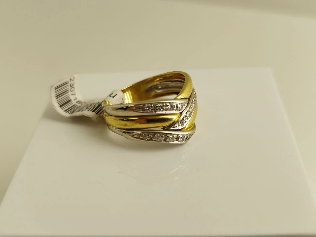 zloty-pierscionek-z-diamentami-750p-5020g-19r-material-15835-2