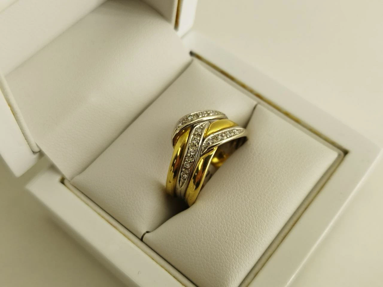 zloty-pierscionek-z-diamentami-750p-5020g-marka-bez-marki