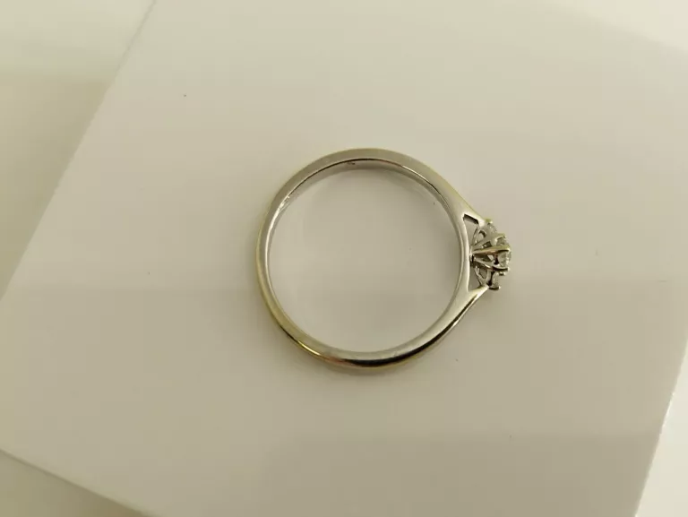 pierscionek-z-brylantami-585-1970-g-material-15835-2