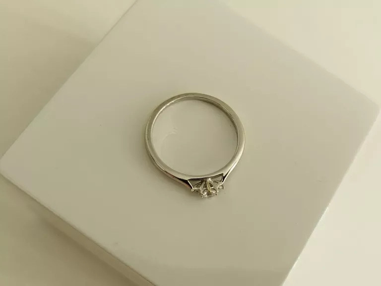 pierscionek-z-brylantami-585-1970-g-material-15835-2