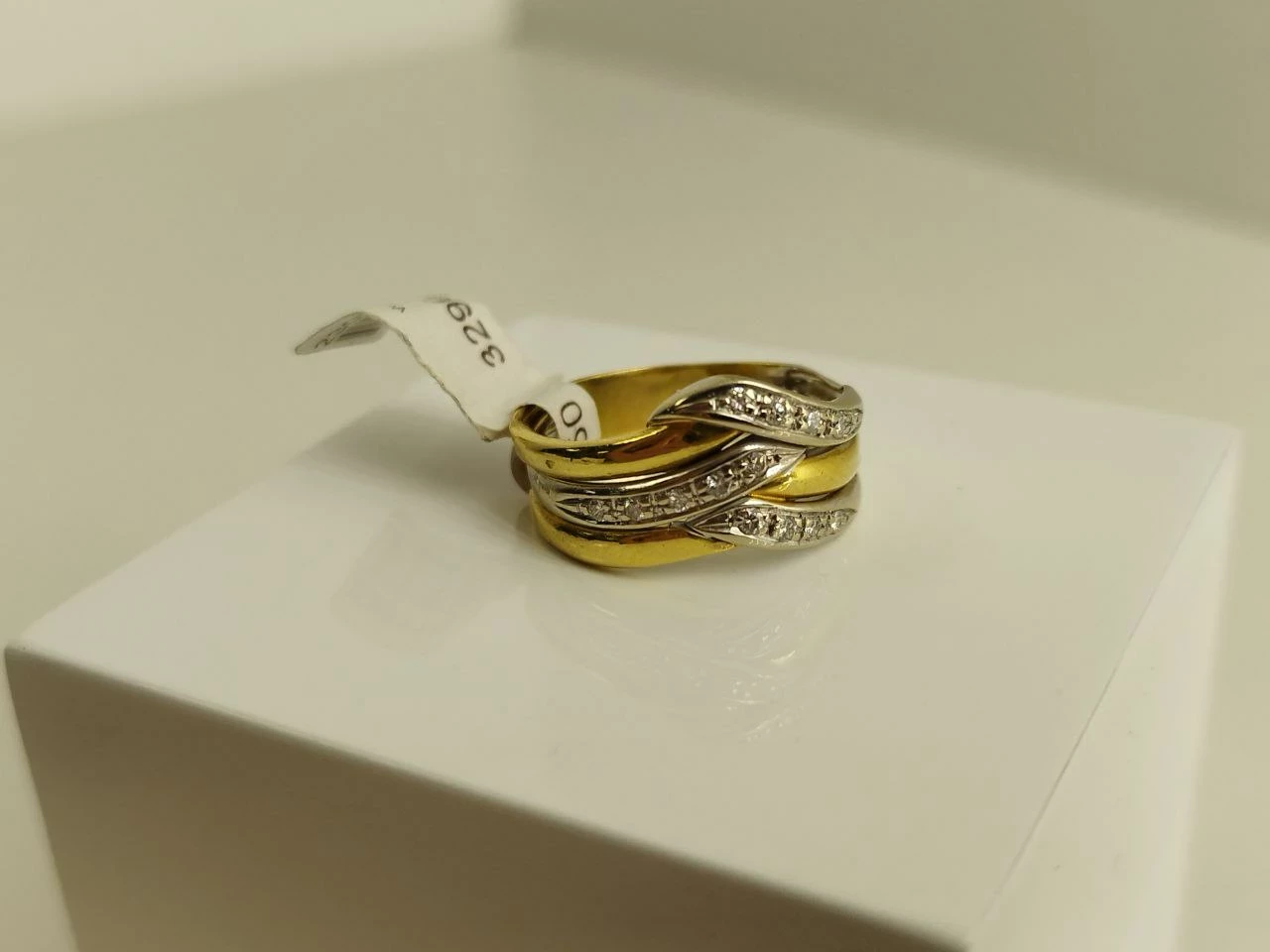 zloty-pierscionek-z-diamentami-750p-5020g-19r-waga-52