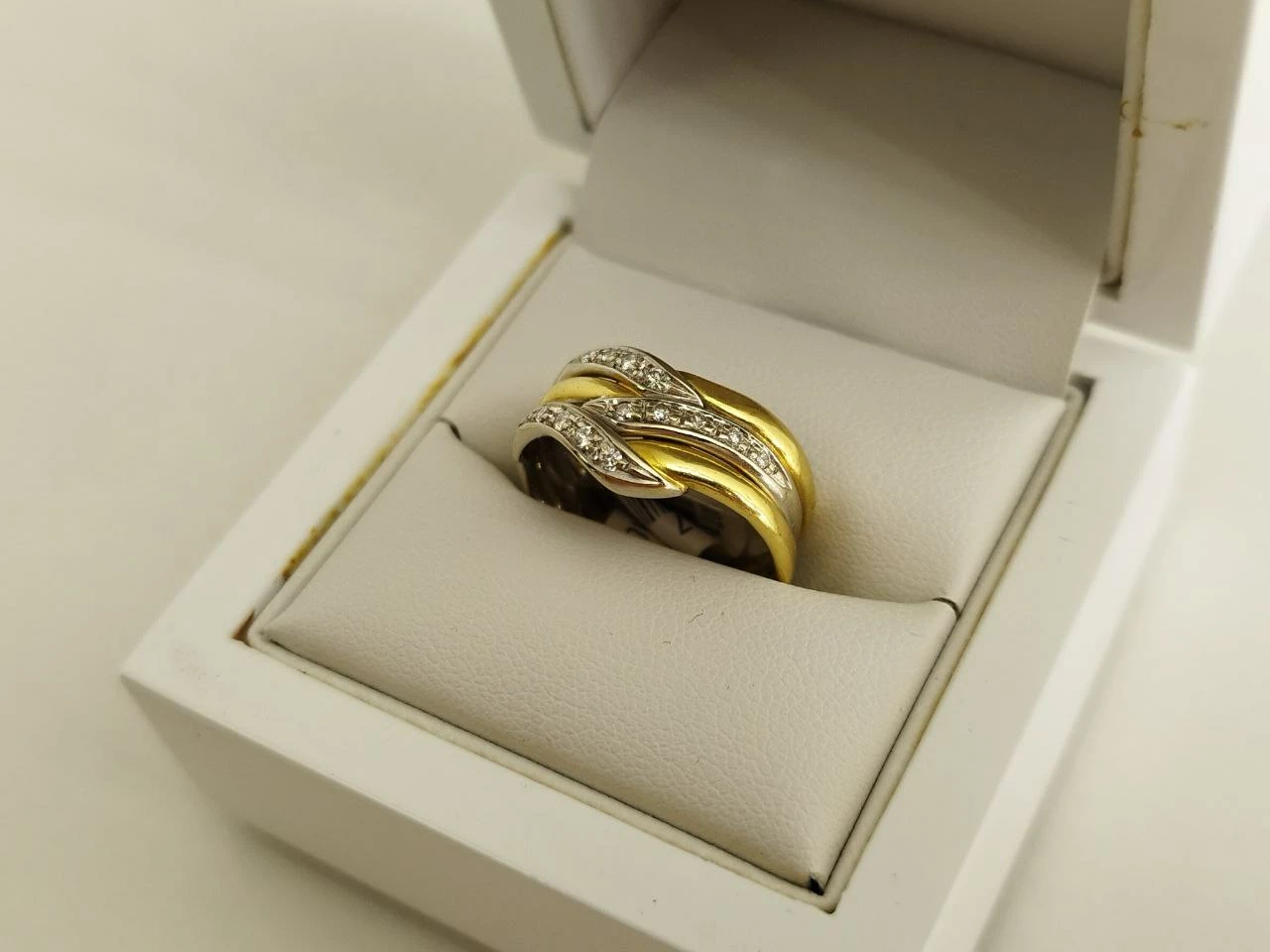 zloty-pierscionek-z-diamentami-750p-5020g-19r-stan-11323-238058