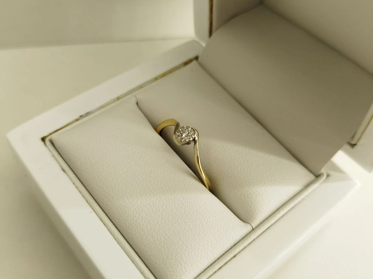 wyjatkowy-zloty-pierscionek-z-brylantami-585-1280-g-kolor-dominujacy-205826-225106