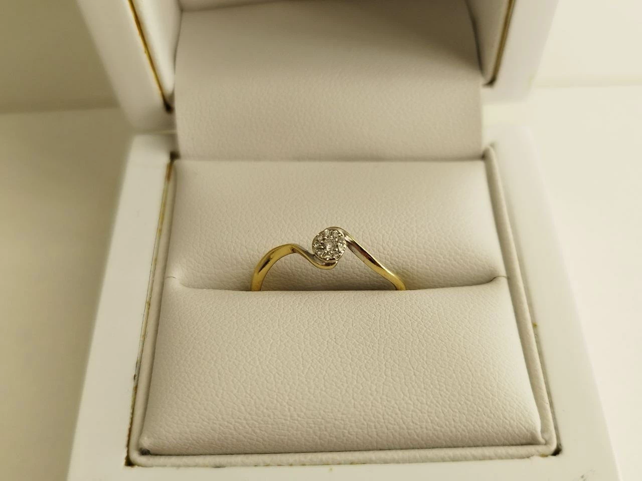 wyjatkowy-zloty-pierscionek-z-brylantami-585-1280-g-rozmiarsrednica-wew-mm-372-17