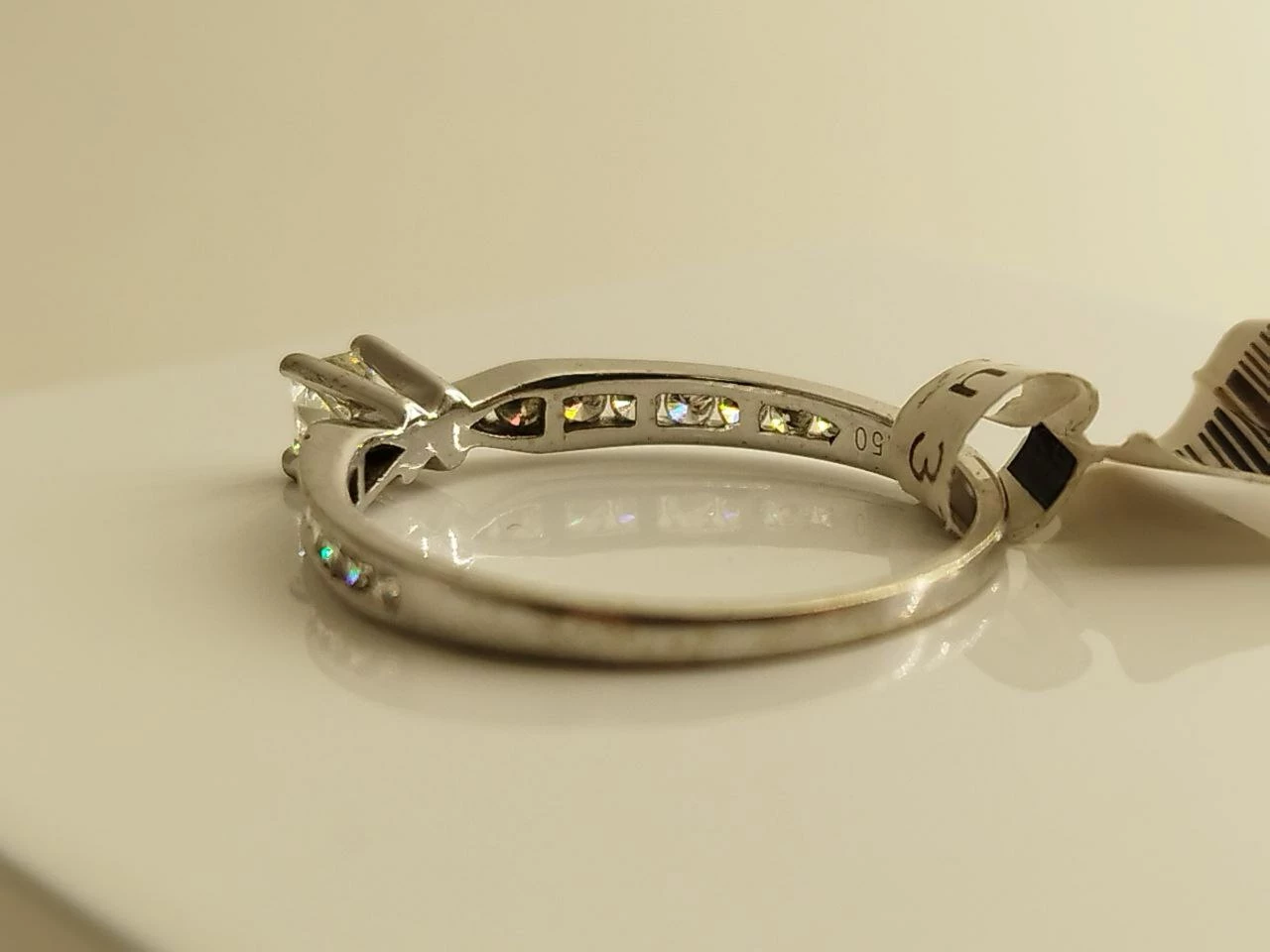 zloty-pierscionek-z-brylantami-375-1630-g-waga-103