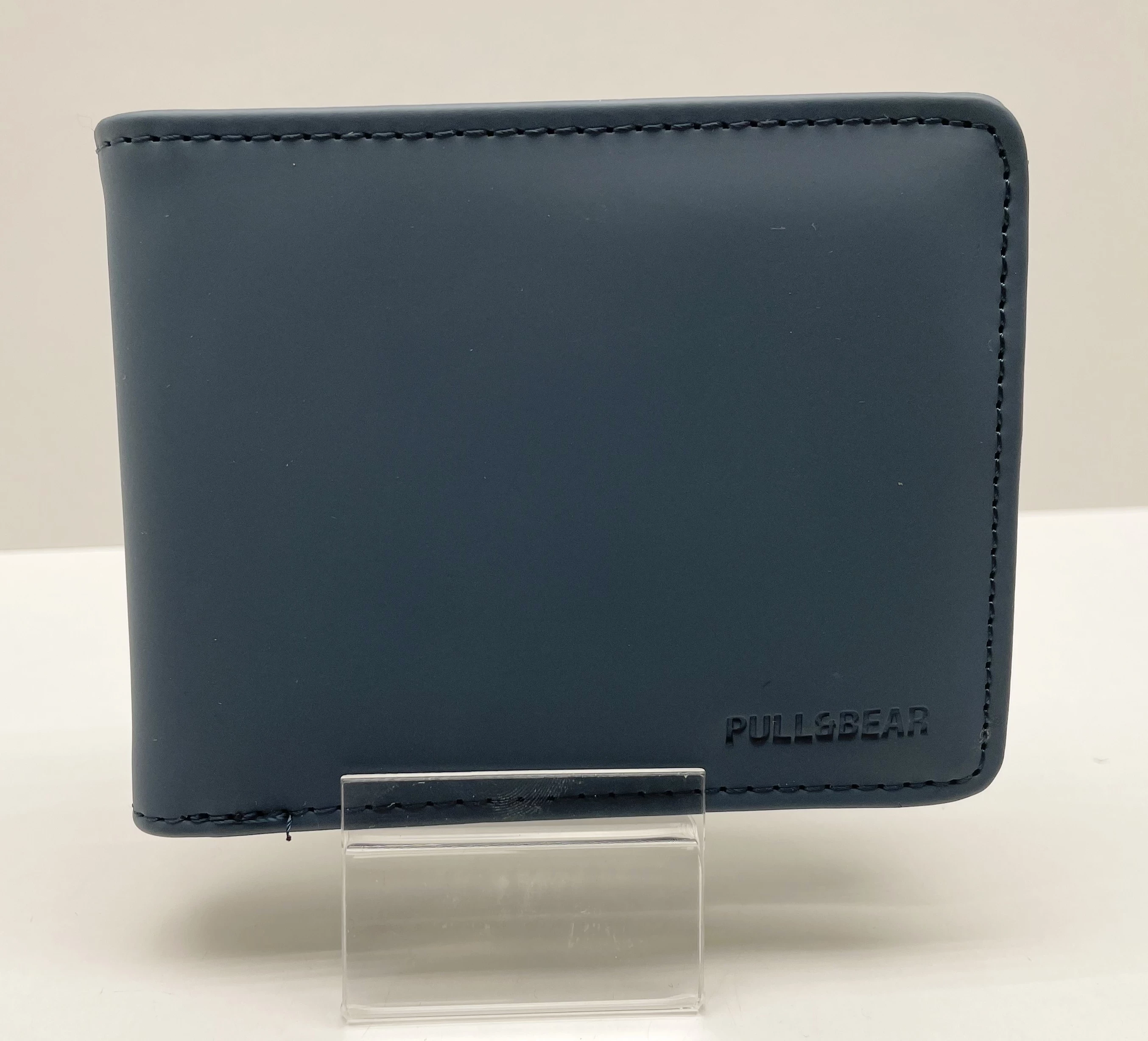 portfel-pullbear-niebieski-rozmiar-m-poliuretan-rodzaj-portfel