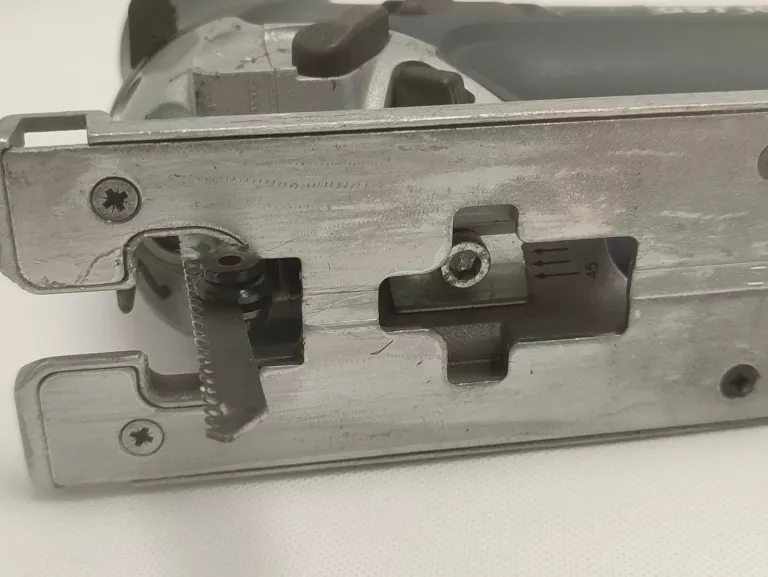WYRZYNARKA BOSCH GST 100 CE
