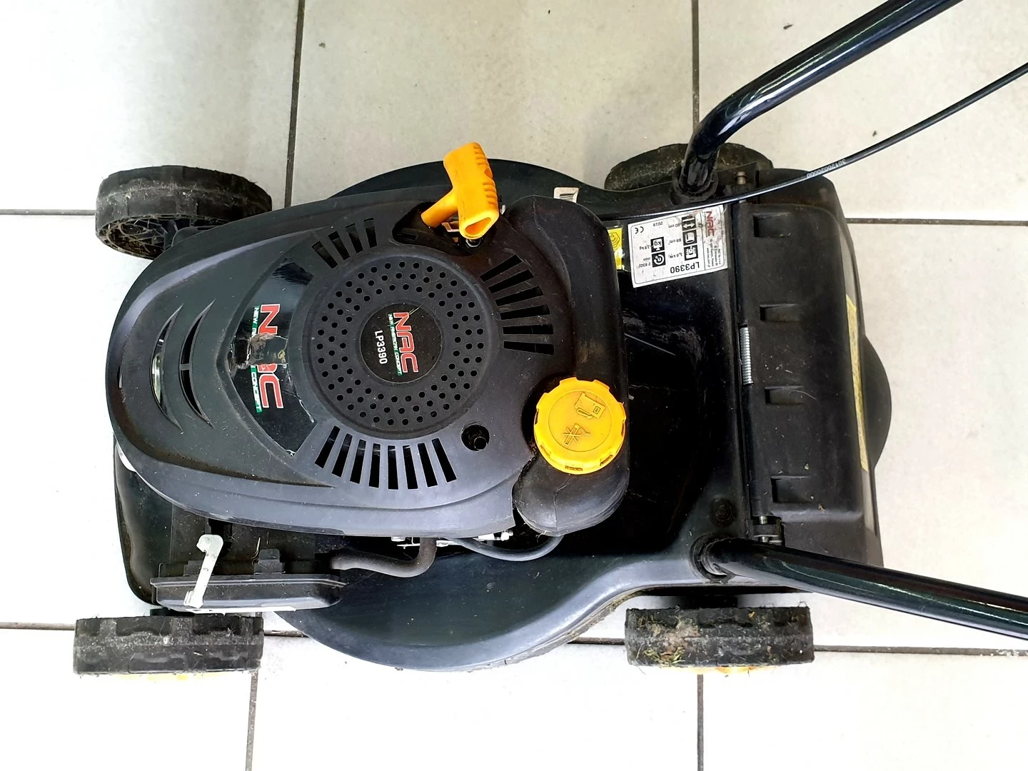 kosiarka-spalinowa-nac-lp3390-pojemnosc-kosza-45