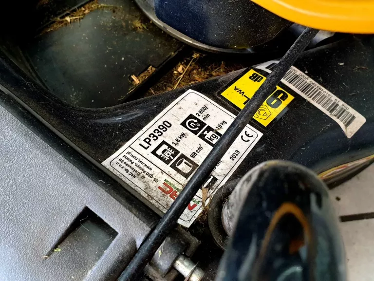 kosiarka-spalinowa-nac-lp3390-pojemnosc-silnika-98