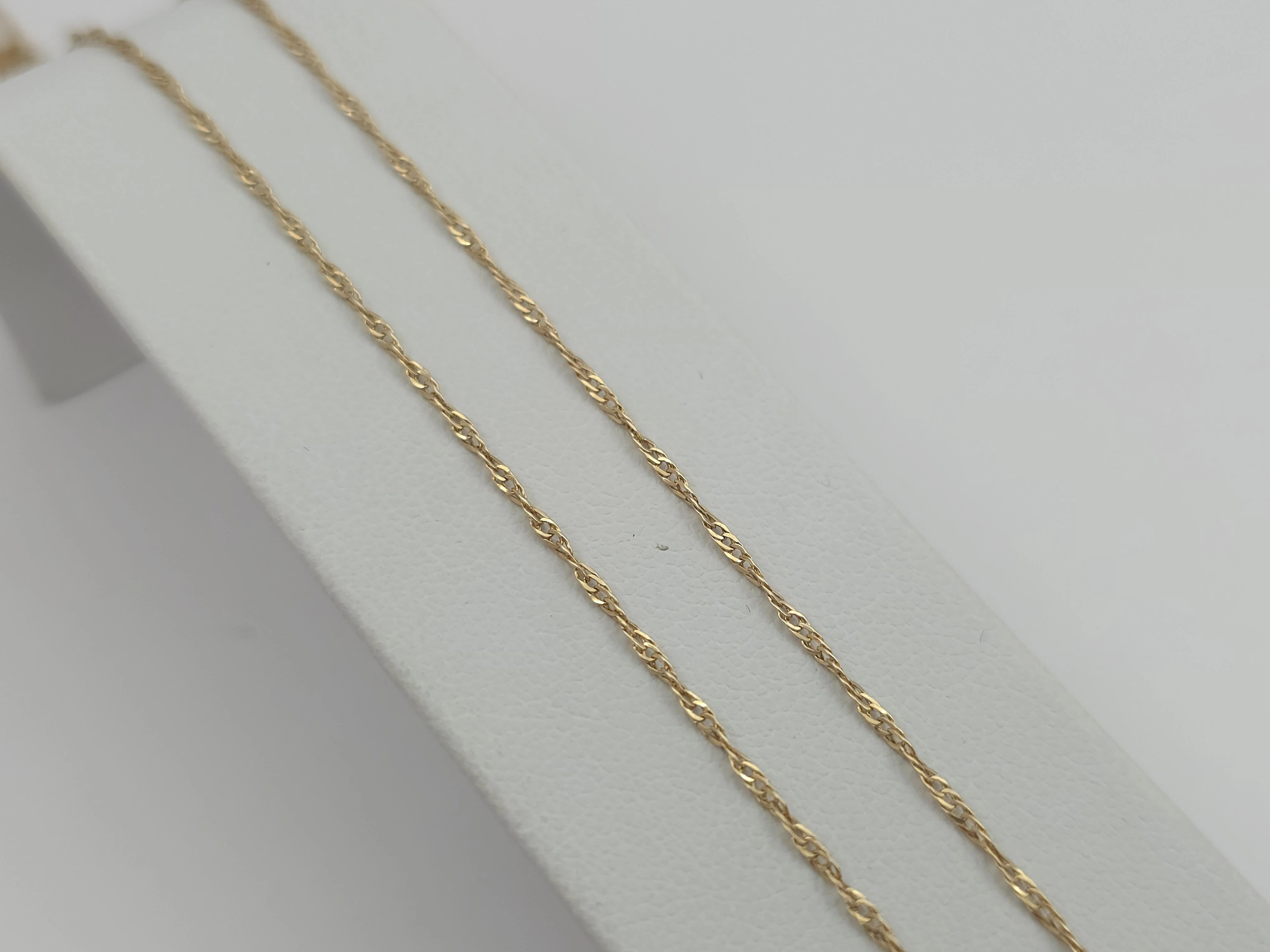 zloty-lancuszek-splot-singapur-585-14k-58cm-168g-cechy-brak