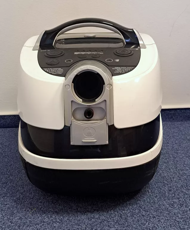 ODKURZACZ PIORĄCY BOSCH AQUAWASH & CLEAN BWD421PRO+SZCZOTKA TURBO 2100W