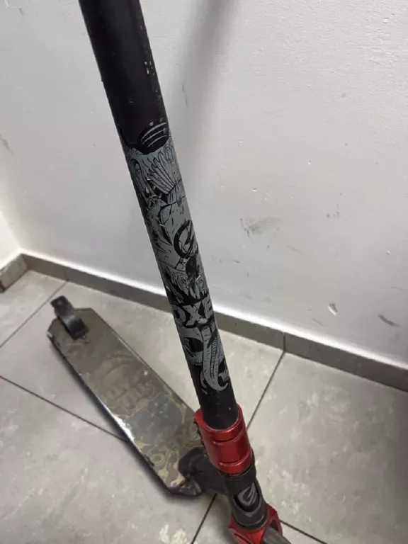 HULAJNOGA OXELO MF1.8+ CZARNY CZERWONY