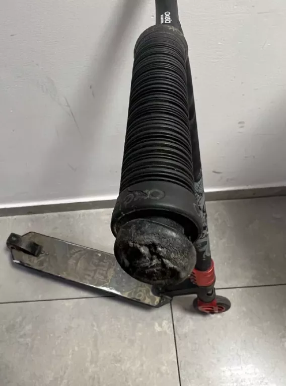 HULAJNOGA OXELO MF1.8+ CZARNY CZERWONY