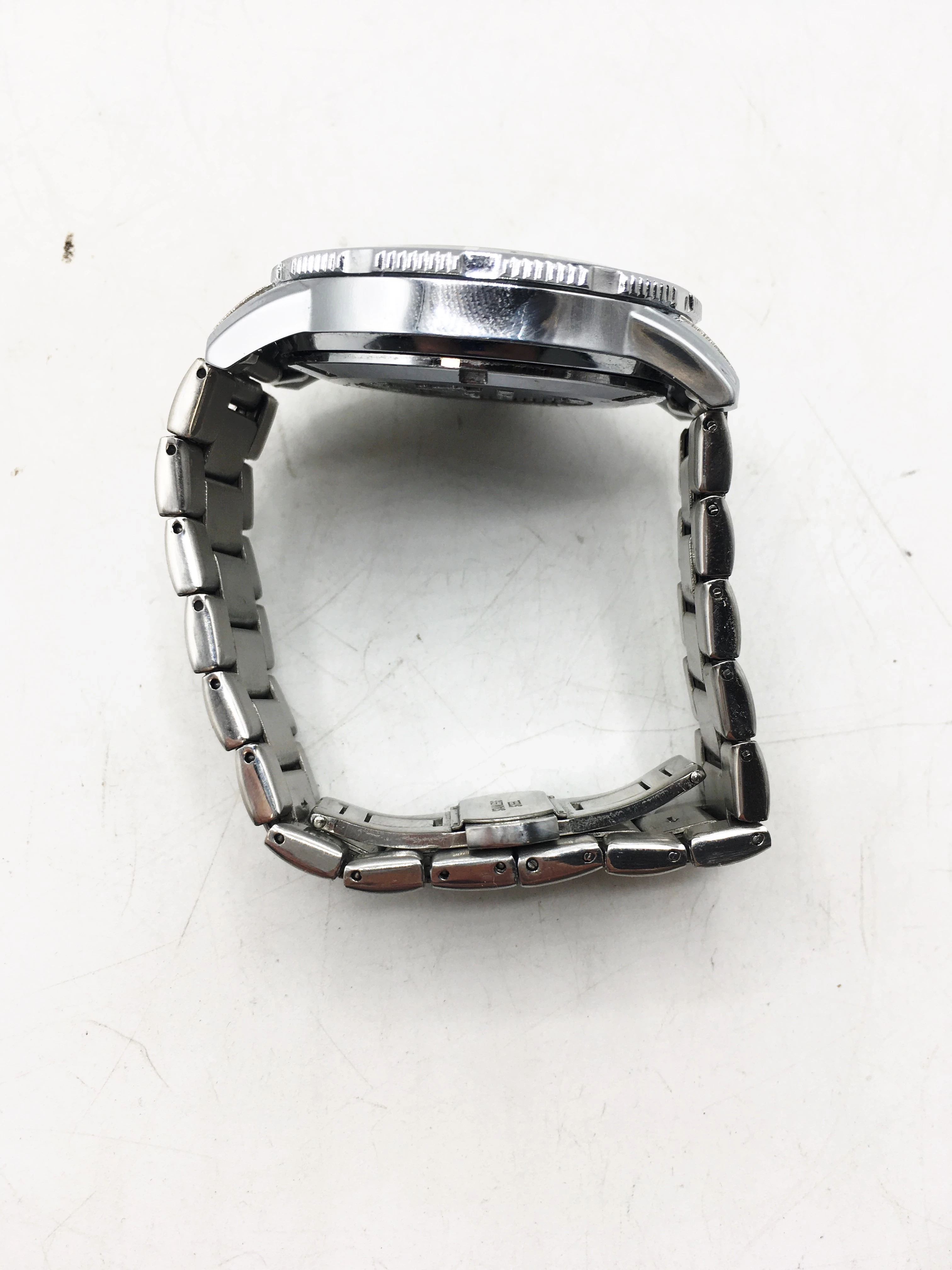 doxa-shark-300-zegarek-rodzaj-analogowe