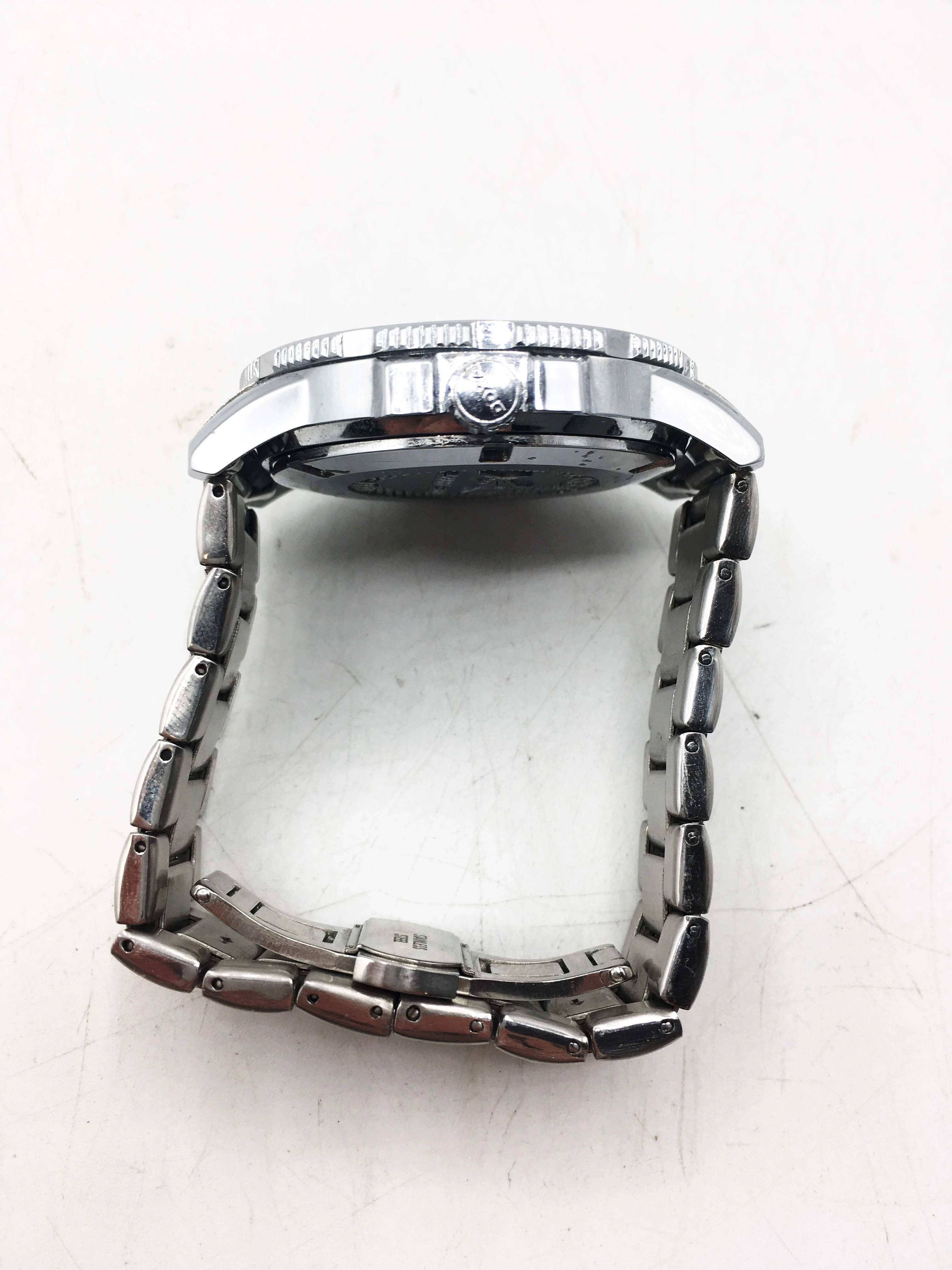 doxa-shark-300-zegarek-mechanizm-kwarcowy