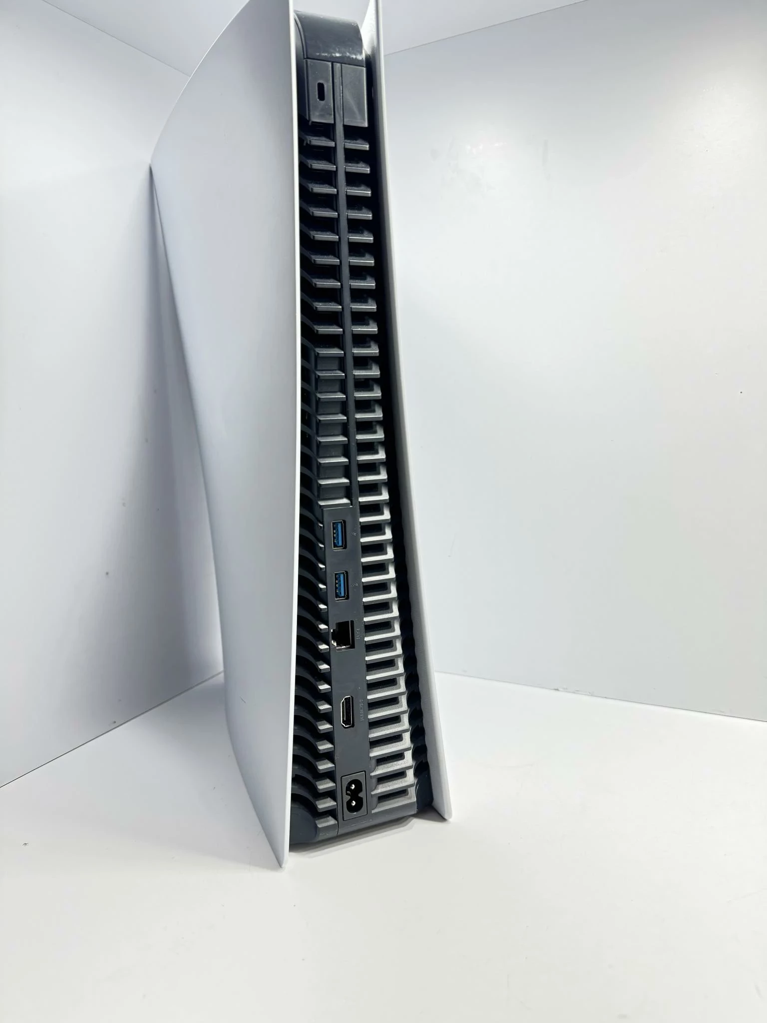 konsola-ps5-digital-sony-playstation-5-digital-edition-stan-uzywany