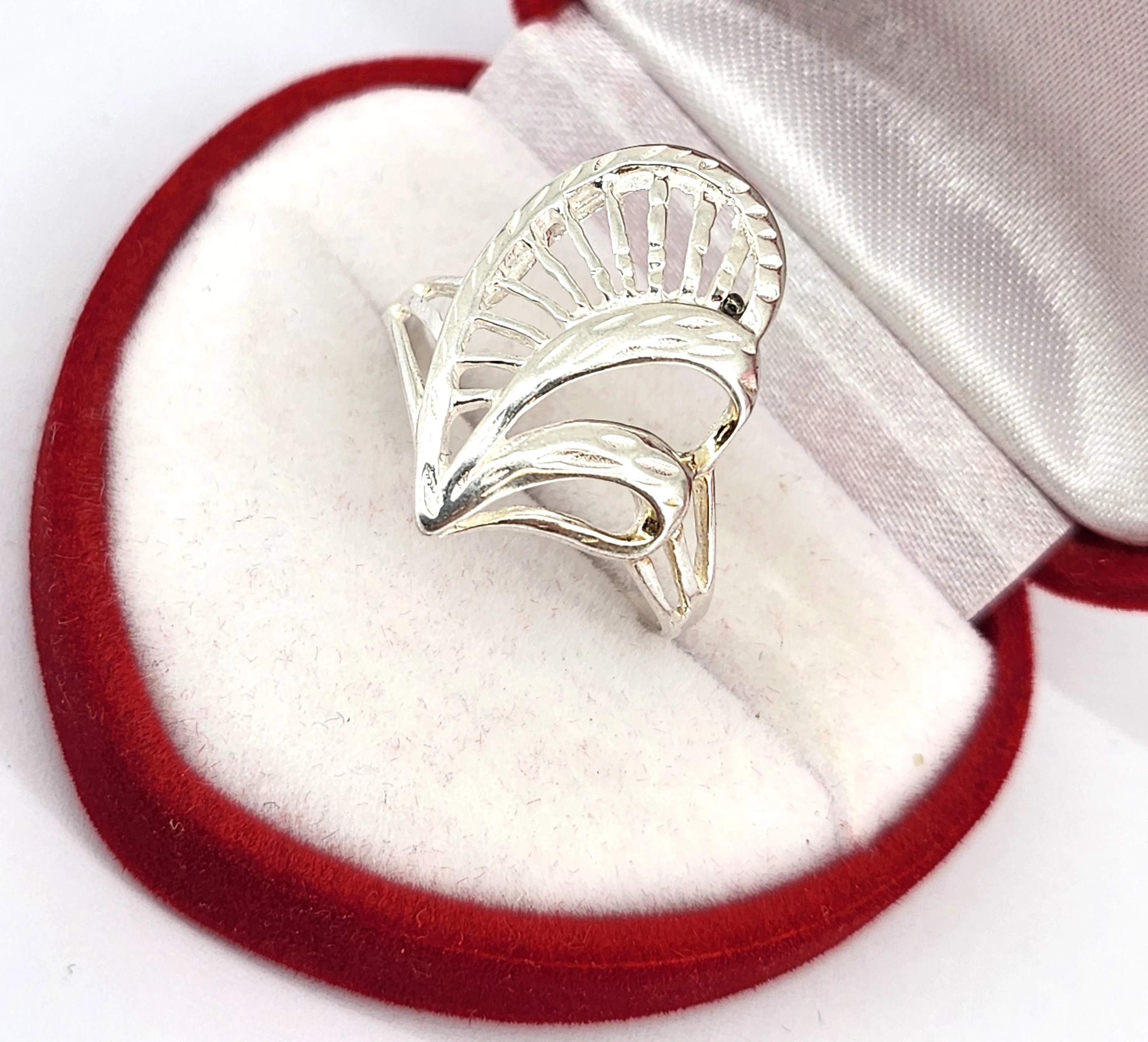 azurowy-srebrny-pierscionek-239g-marka-226434-1919670