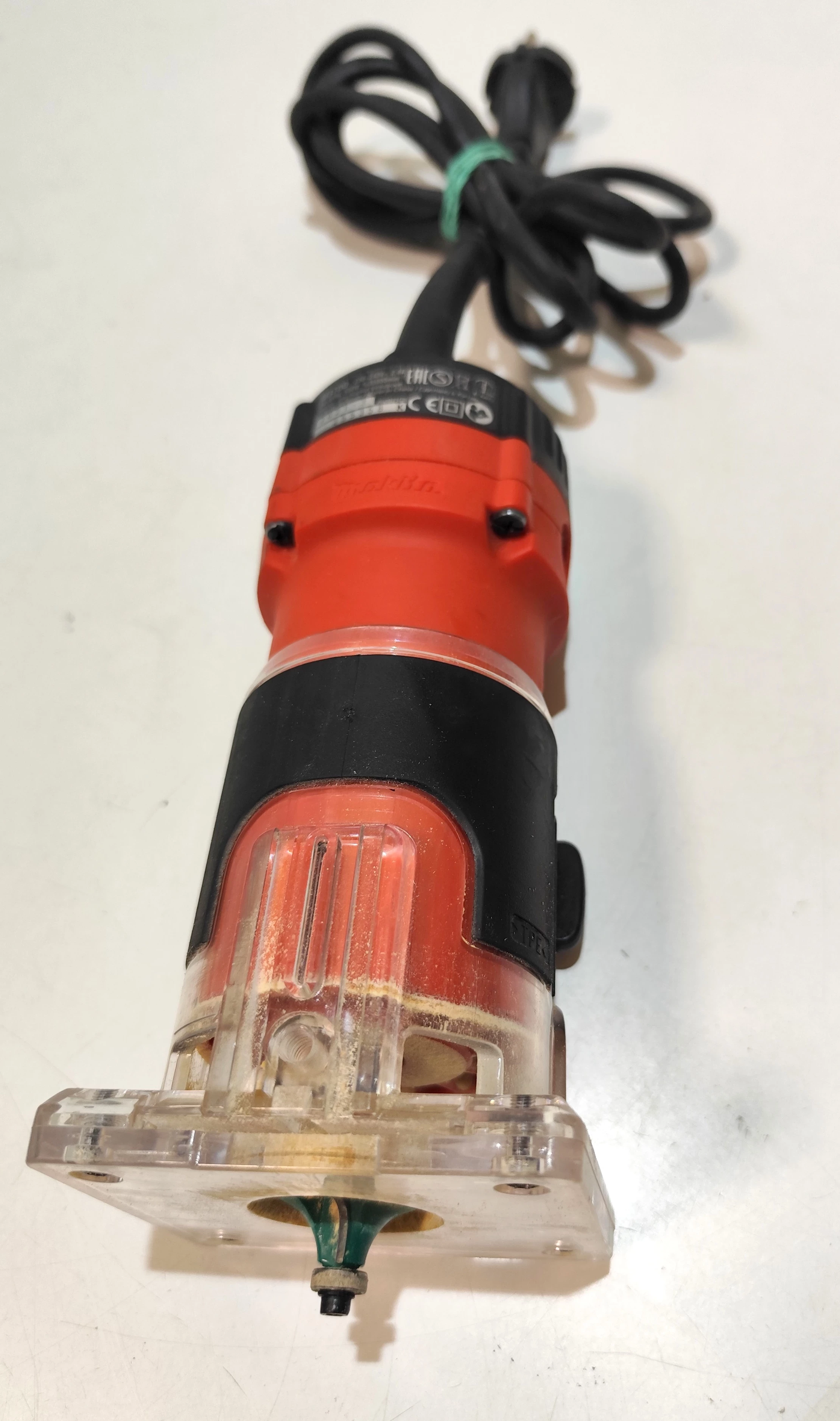 frezarka-makita-m3700-frezy-stalco-zasilanie-sieciowe