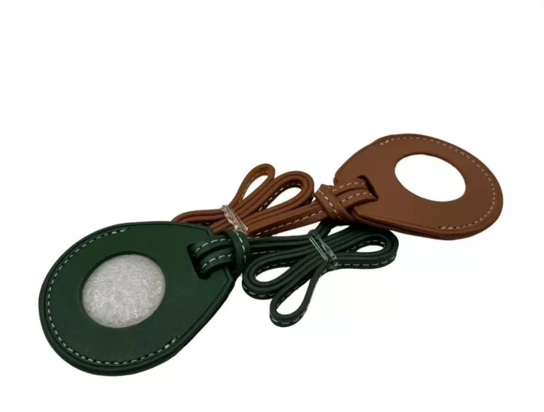 brelok-skorzany-przenosny-na-apple-airtag-dworcowa-2-leszno-gold-fish