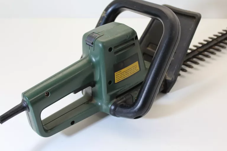 NOŻYCE ELEKTRYCZNE BLACK&DECKER GT233 USZKODZONE