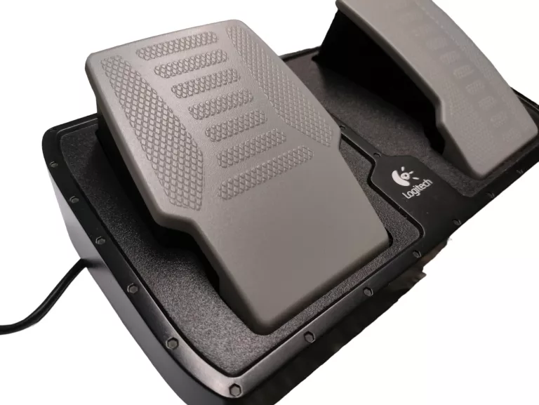 KIEROWNICA LOGITECH PRECISION VIBRATION FEEDBACK WHEEL XBOX