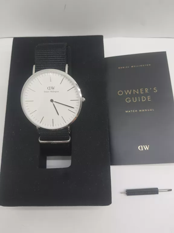 DANIEL WELLINGTON ZEGAREK DAMSKI CLASSIC PETITE CORNWALL 32 MM