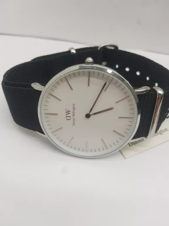 DANIEL WELLINGTON ZEGAREK DAMSKI CLASSIC PETITE CORNWALL 32 MM