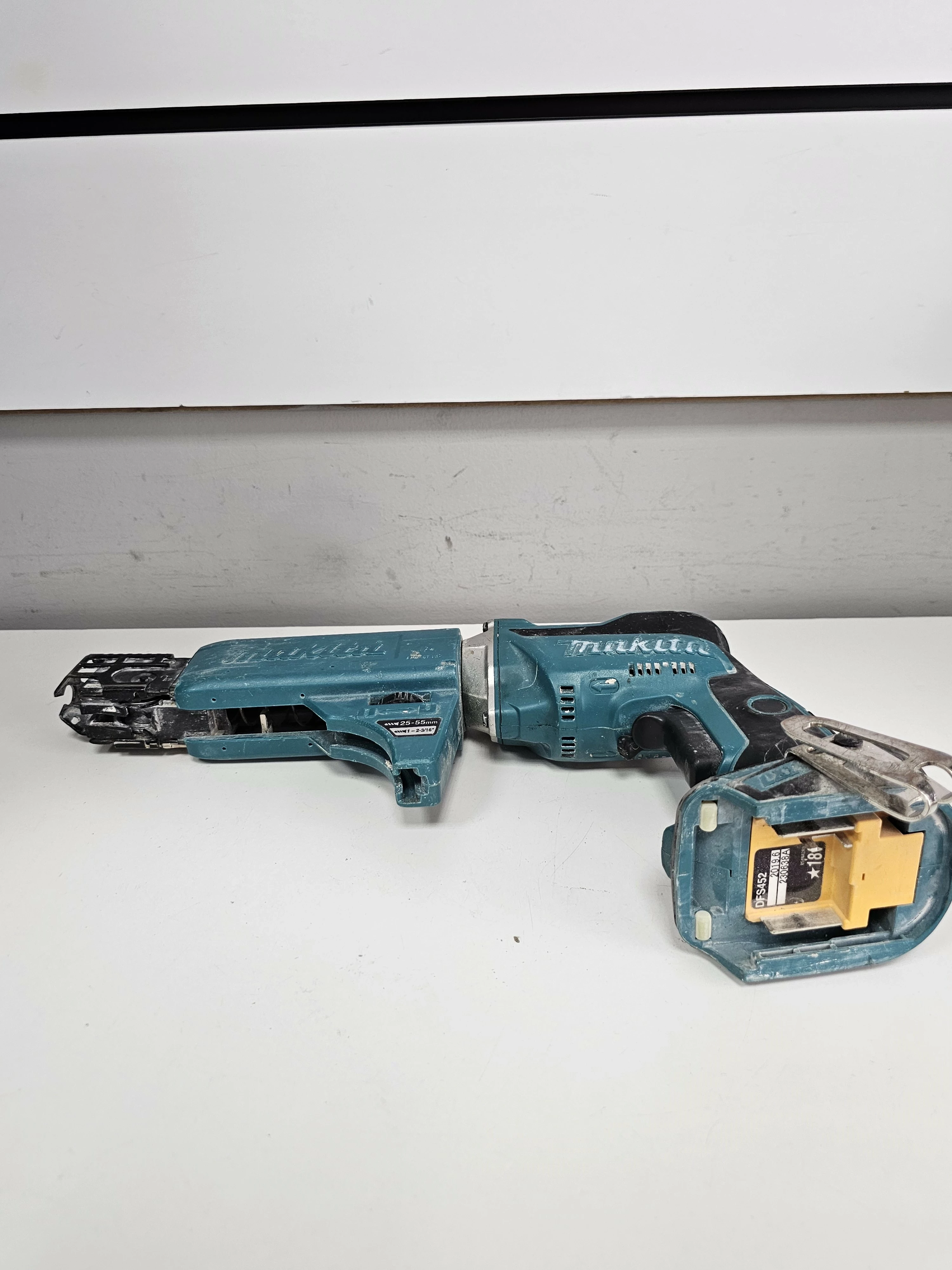 wkretarka-tasmowa-makita-gfs452-stan-uzywany