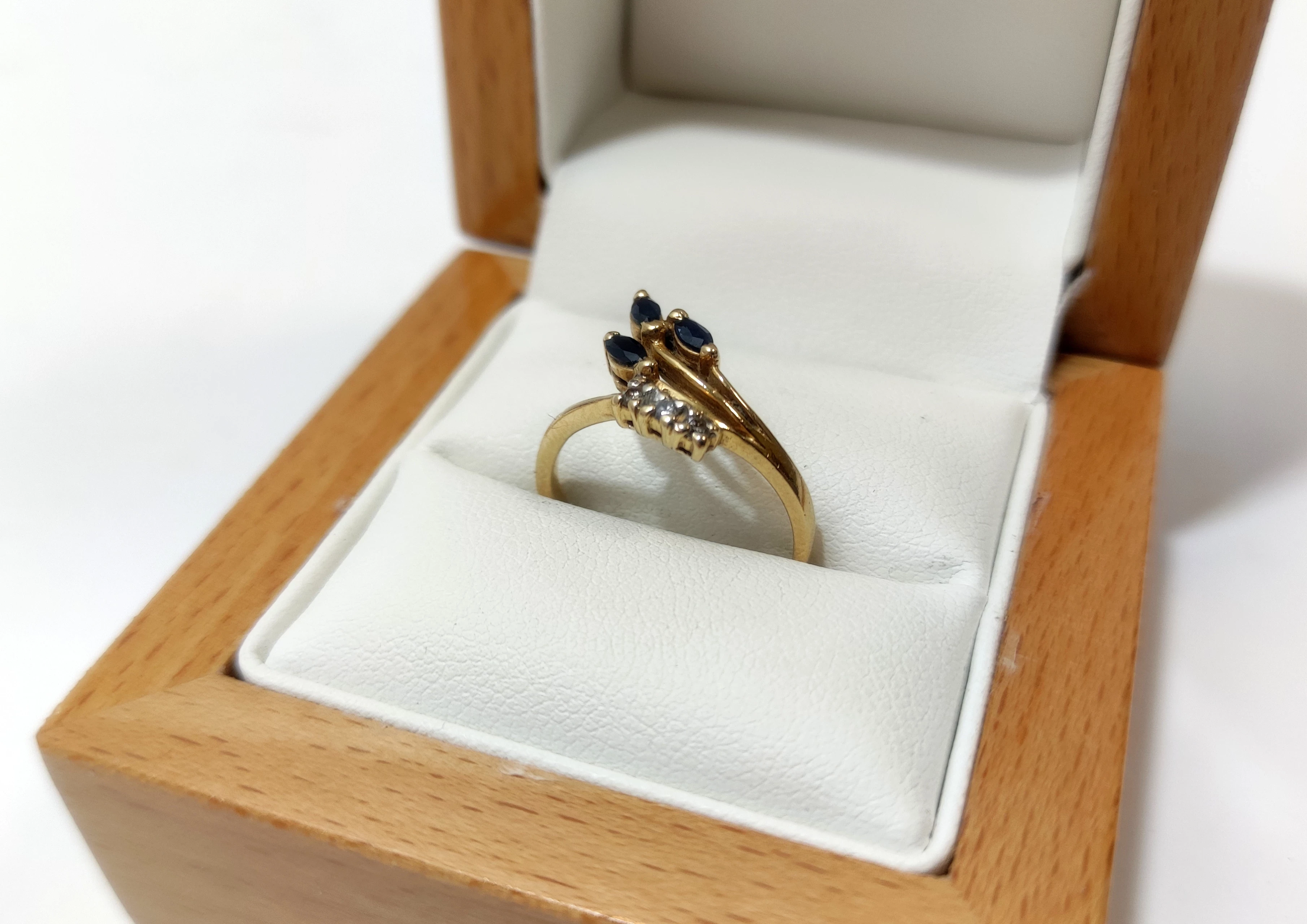 piekny-zloty-pierscionek-szafirycyrkonie-236g585r13-rodzaj-2205-16