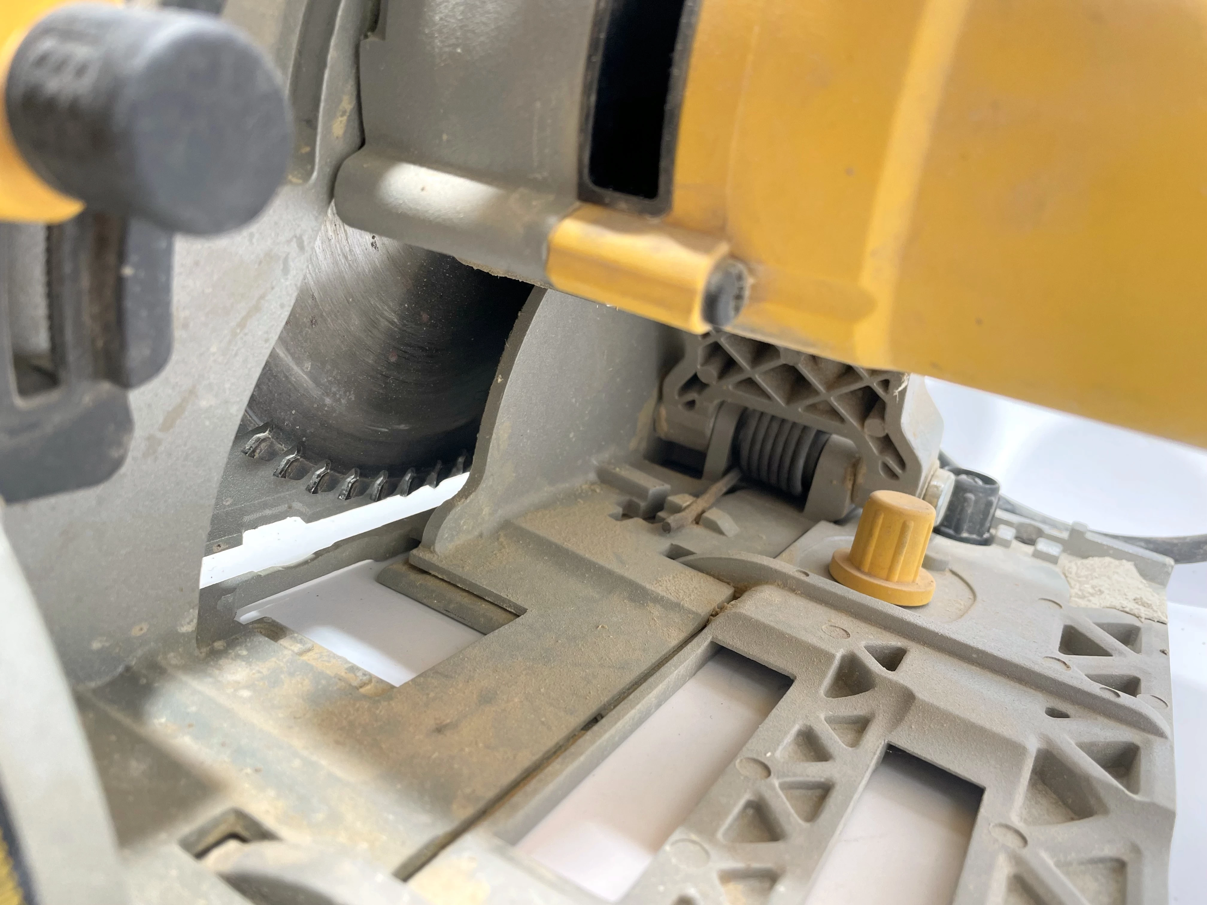 zaglebiarka-dewalt-dws520kt-ean-gtin-5035048558652