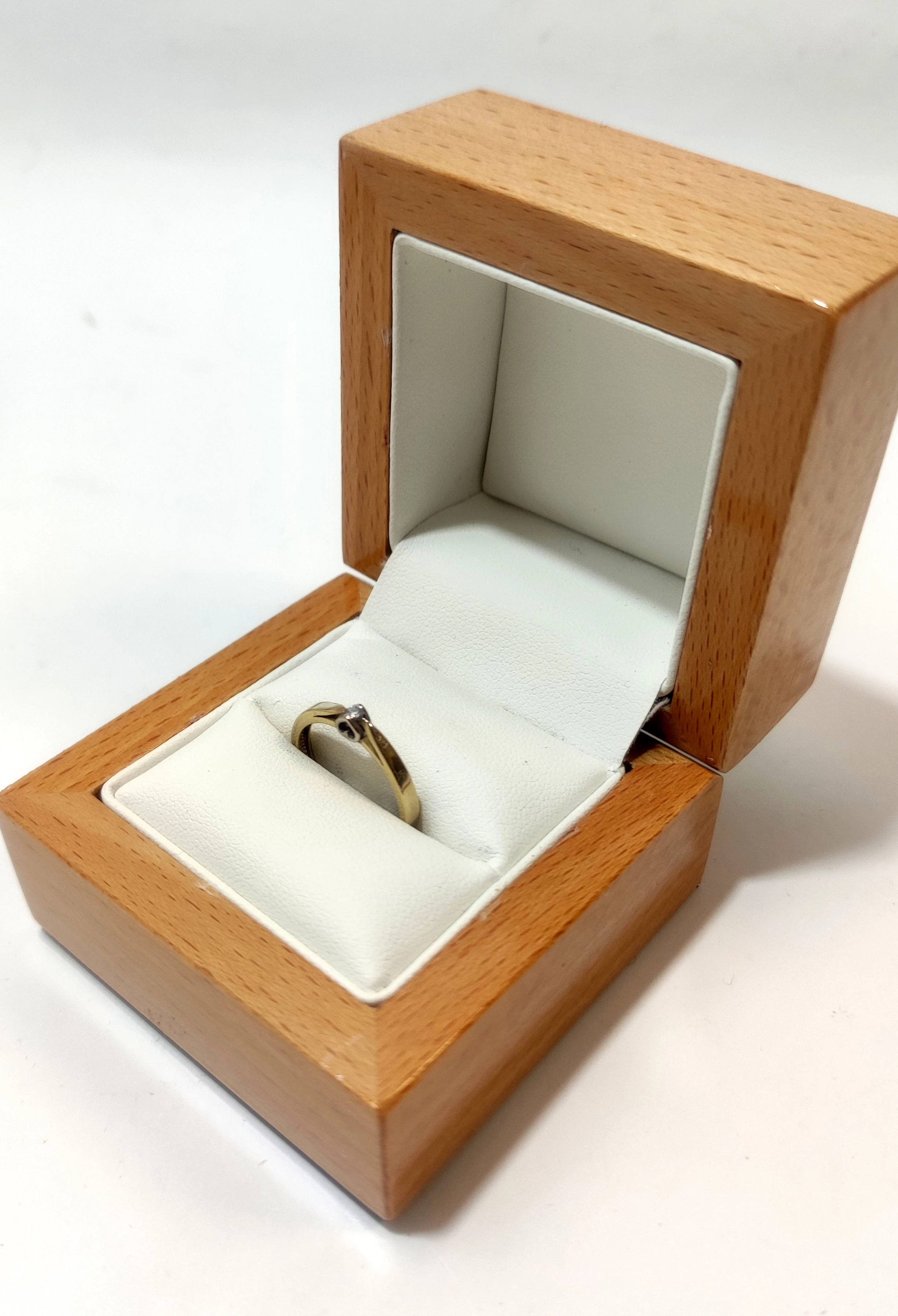 briju-pierscionek-zareczynowy-kolekcja-amazing-z-brylantem-585178gr11-kamien-17088-8