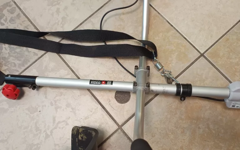 ELEKTRYCZNA PODKASZARKA NAC 1400 W BE140-SW-S2
