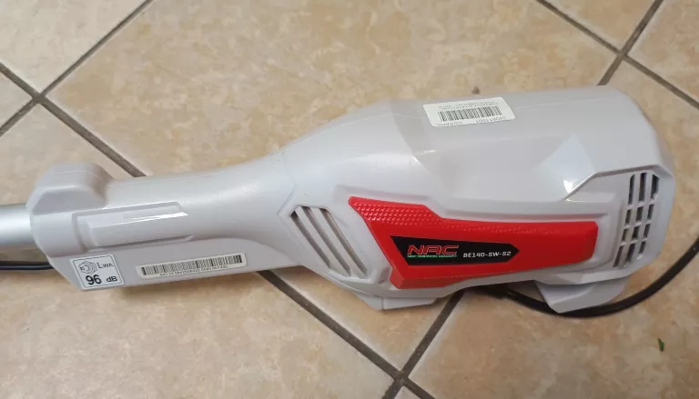 ELEKTRYCZNA PODKASZARKA NAC 1400 W BE140-SW-S2