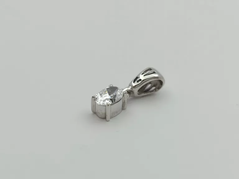 ZAWIESZKA Z BIAŁEGO ZŁOTA Z CYRKONIĄ - 585 14K 1,56G