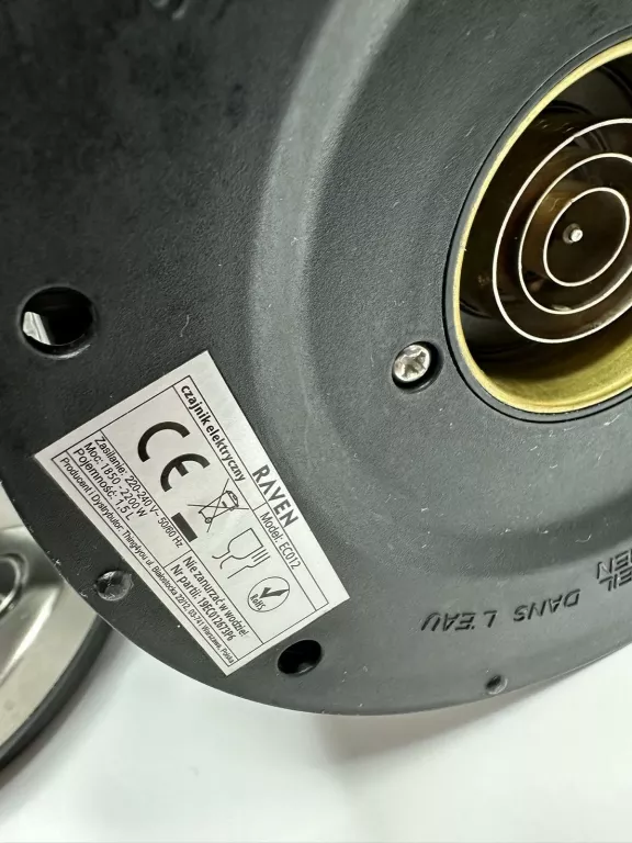 ELEKTRYCZNY CZAJNIK RAVEN EC012 2200W