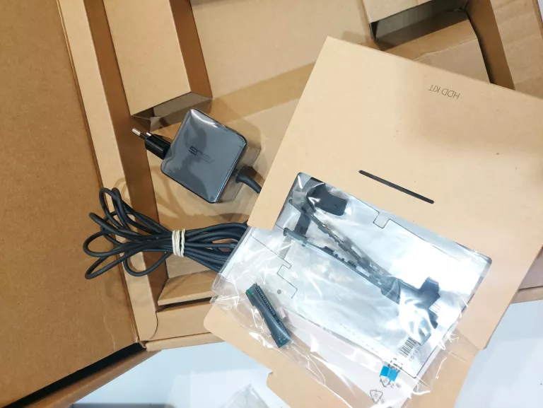 LAPTOP ASUS VIVOBOOK 17 M712DA (M712DA-AU172T)