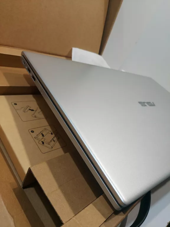 LAPTOP ASUS VIVOBOOK 17 M712DA (M712DA-AU172T)