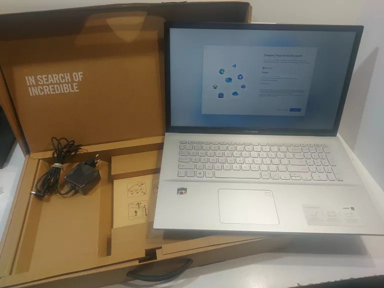 LAPTOP ASUS VIVOBOOK 17 M712DA (M712DA-AU172T)