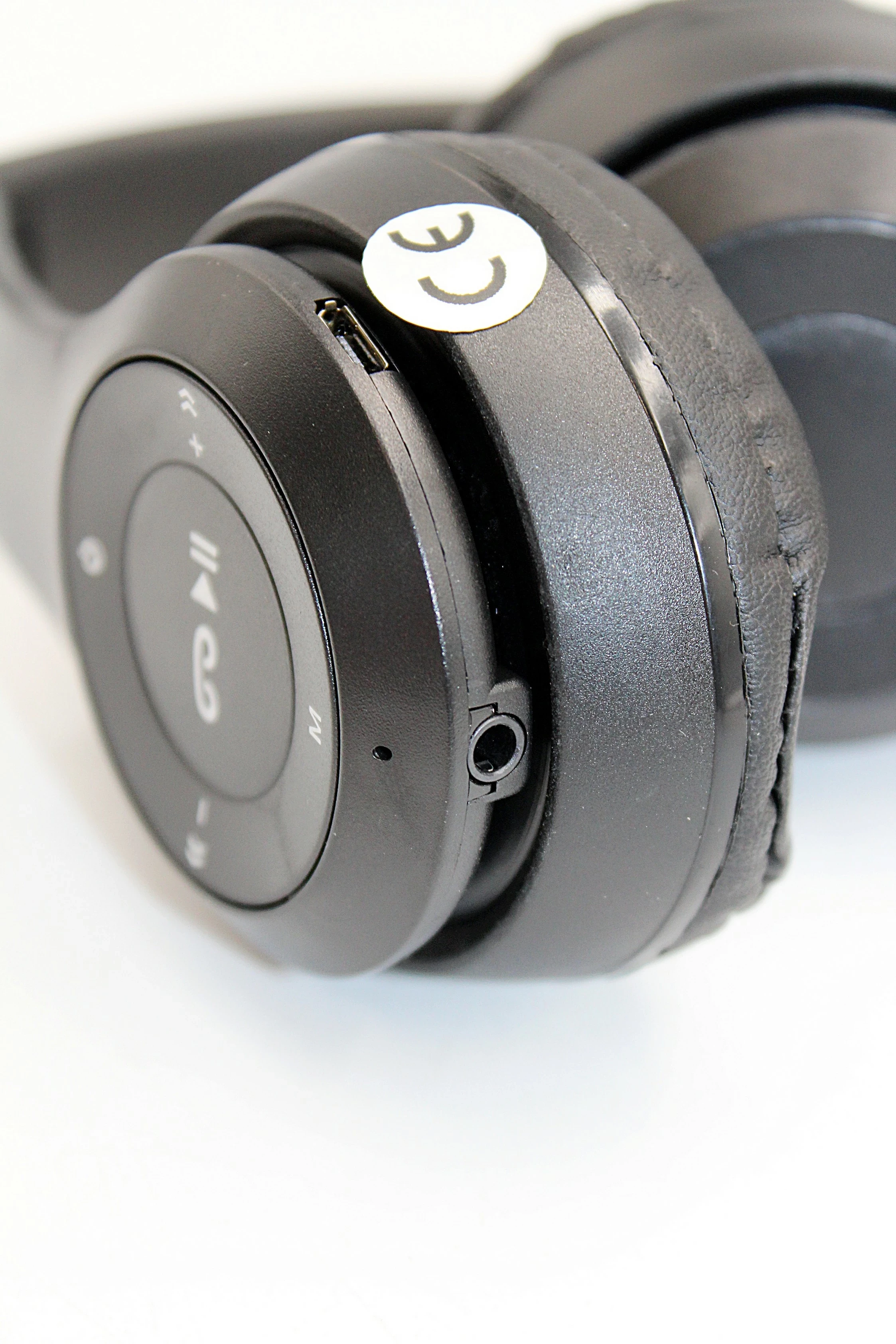 sluchawki-bezprzewodowe-nauszne-dunmoon-s22757-regulacja-glosnosci-203677-217737