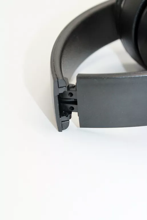 sluchawki-bezprzewodowe-nauszne-dunmoon-s22757-model-p47