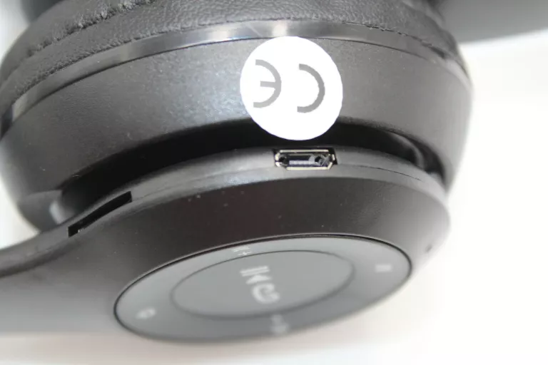 sluchawki-bezprzewodowe-nauszne-dunmoon-s22757-marka-248811-1998174