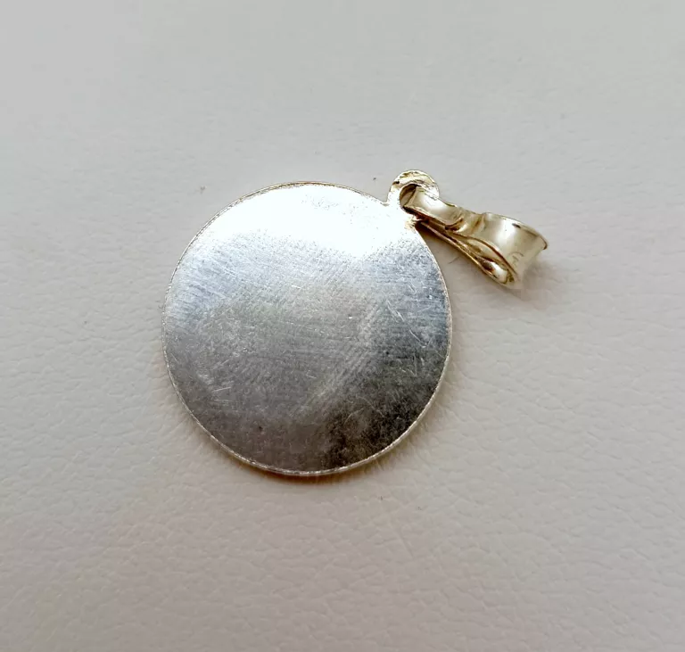 srebro-wyrob-jubilerski-uzywany-zawieszka-medalik-jezus-i-krzyz-925-298-ean-gtin-5903710501315