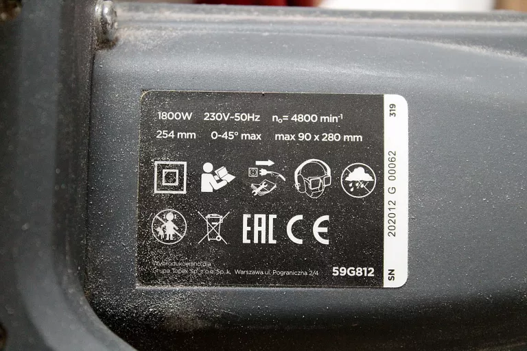 UKOŚNICA PILARKA UKOSOWA GRAPHITE 59G812 1800W