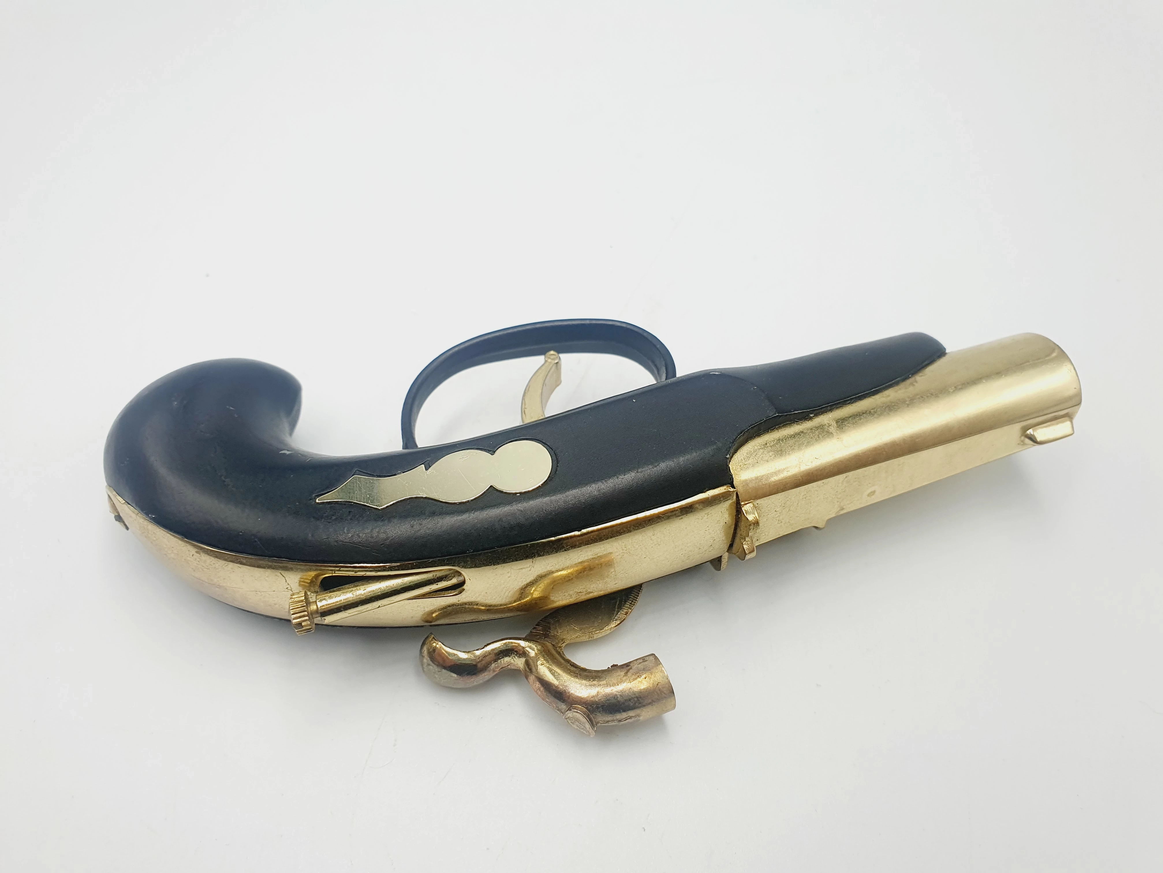 pistolet-zapalniczka-vintage-rodzaj-benzynowa