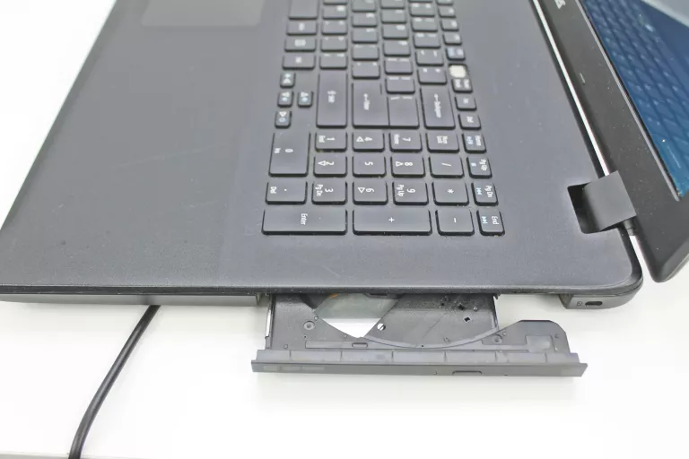 LAPTOP ACER ASPIRE ES1 711 17,3" 500GB/4GB RAM/WIN 11