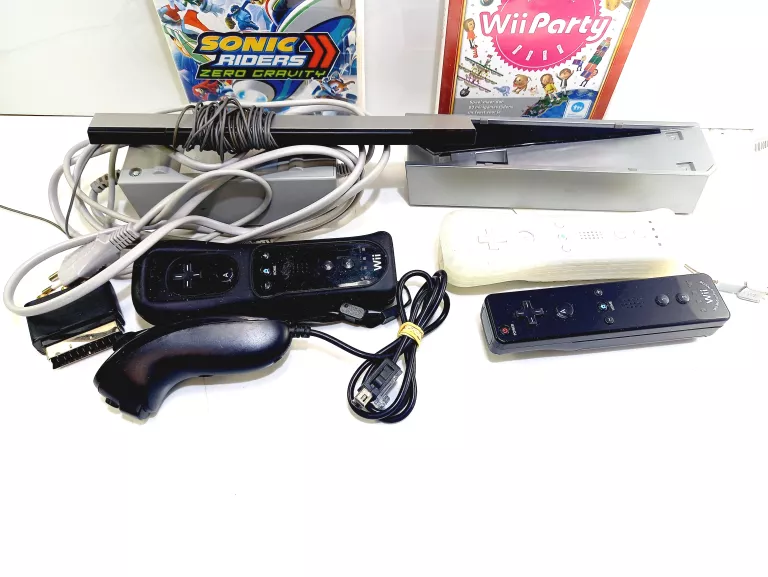 KONSOLA NINTENDO WII SPORTS RESORT + PADY + GRY + AKCESORIA