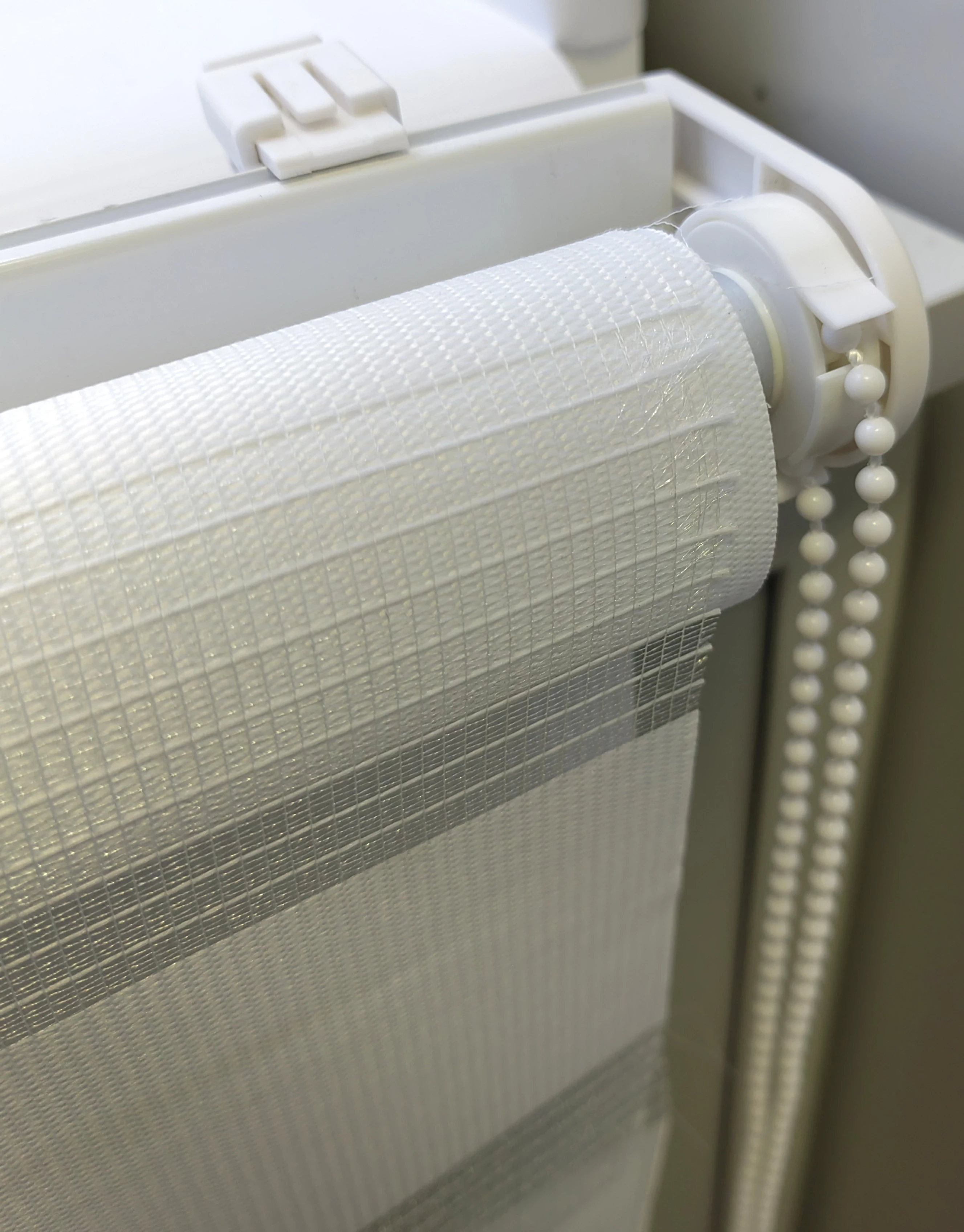 roleta-dzien-noc-80cm-kolor-bialy