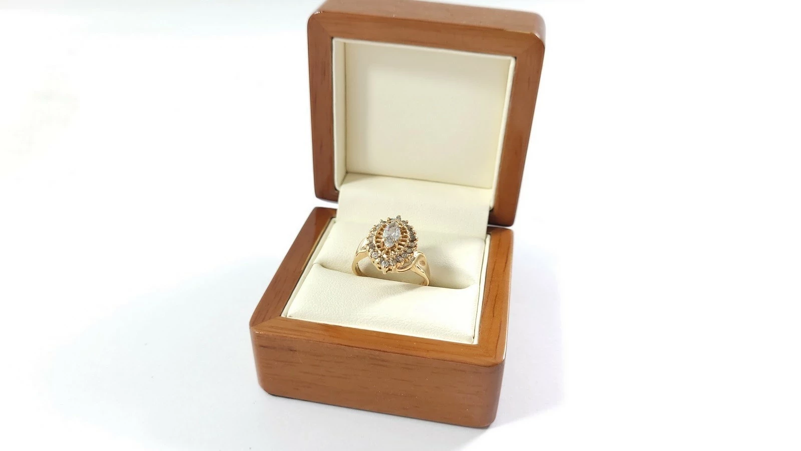 piekny-zloty-pierscionek-p585r14422g-kosciuszki-23b-malbork